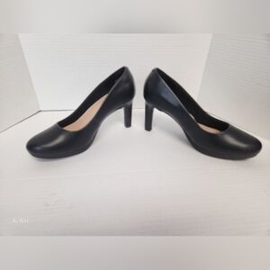 Clarks Black Heels Womens 8 Faux Leather